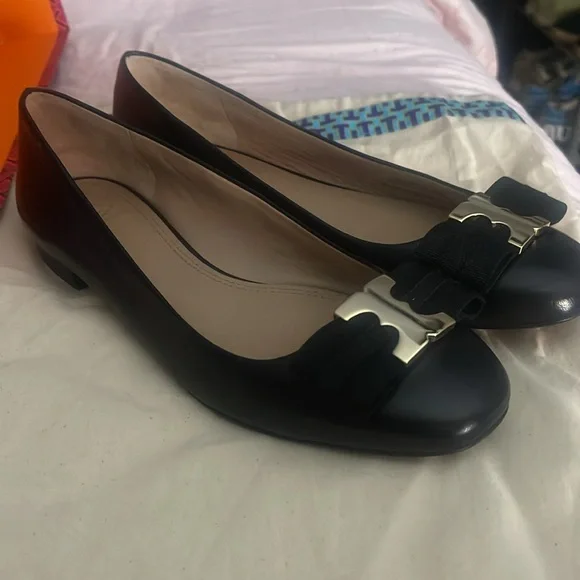 SOLD. COPY LISTING. DO NOT PURCHASE COPY - Tory Burch shoes flats - Picture 4 of 8